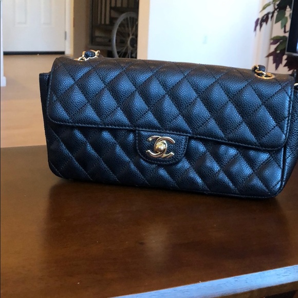 CHANEL Handbags - AUTHENTIC Chanel bag